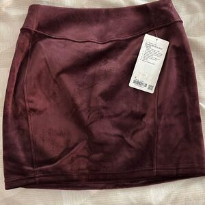 NWT Lululemon Scuba HR Velvet Mini Skirt